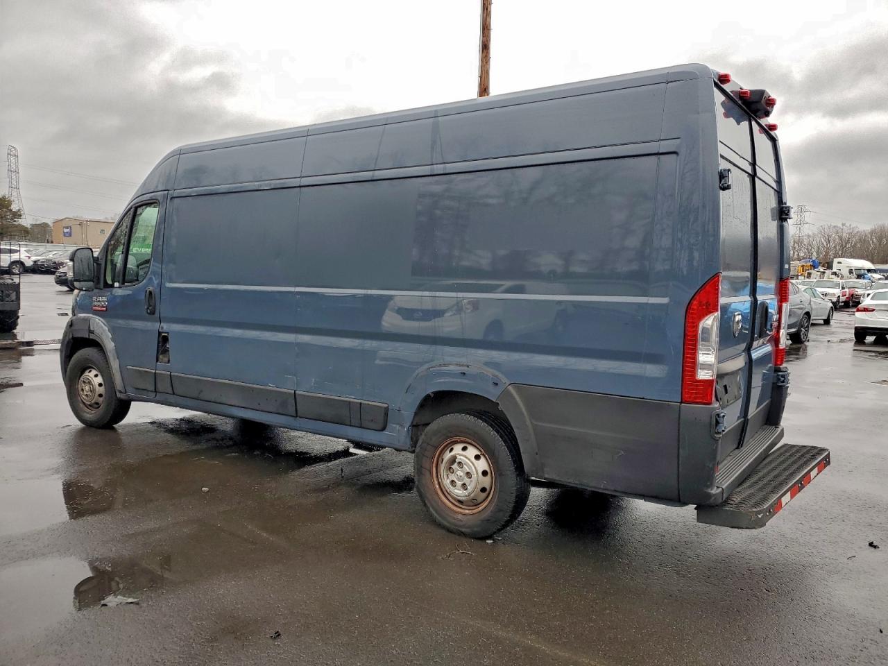 2020 RAM Promaster 3500 — VIN 3C6URVJG2LE143762 — photo 2